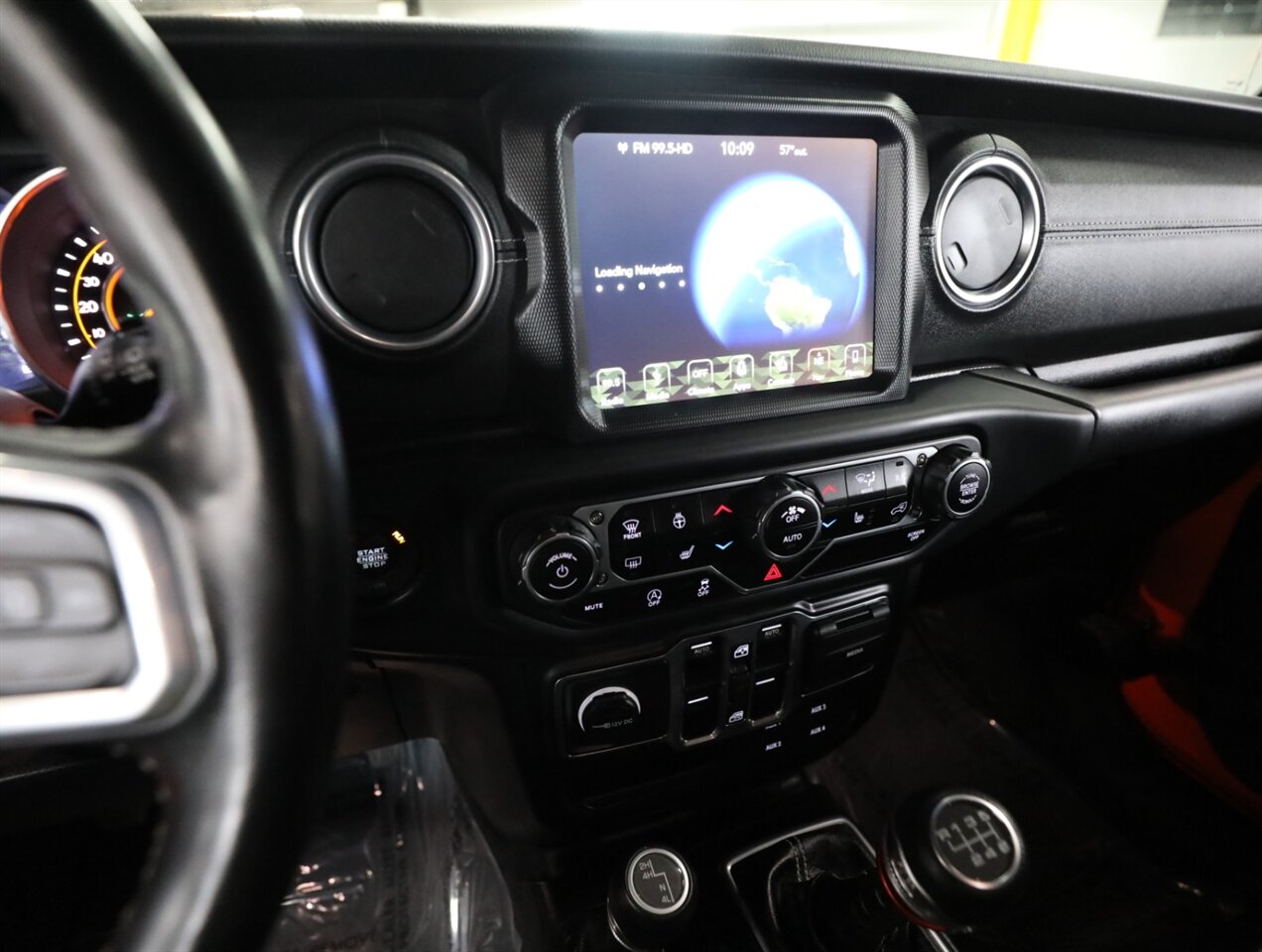 2018 Jeep Wrangler Unlimited Sahara - Photo 32 - Addison, IL 60101