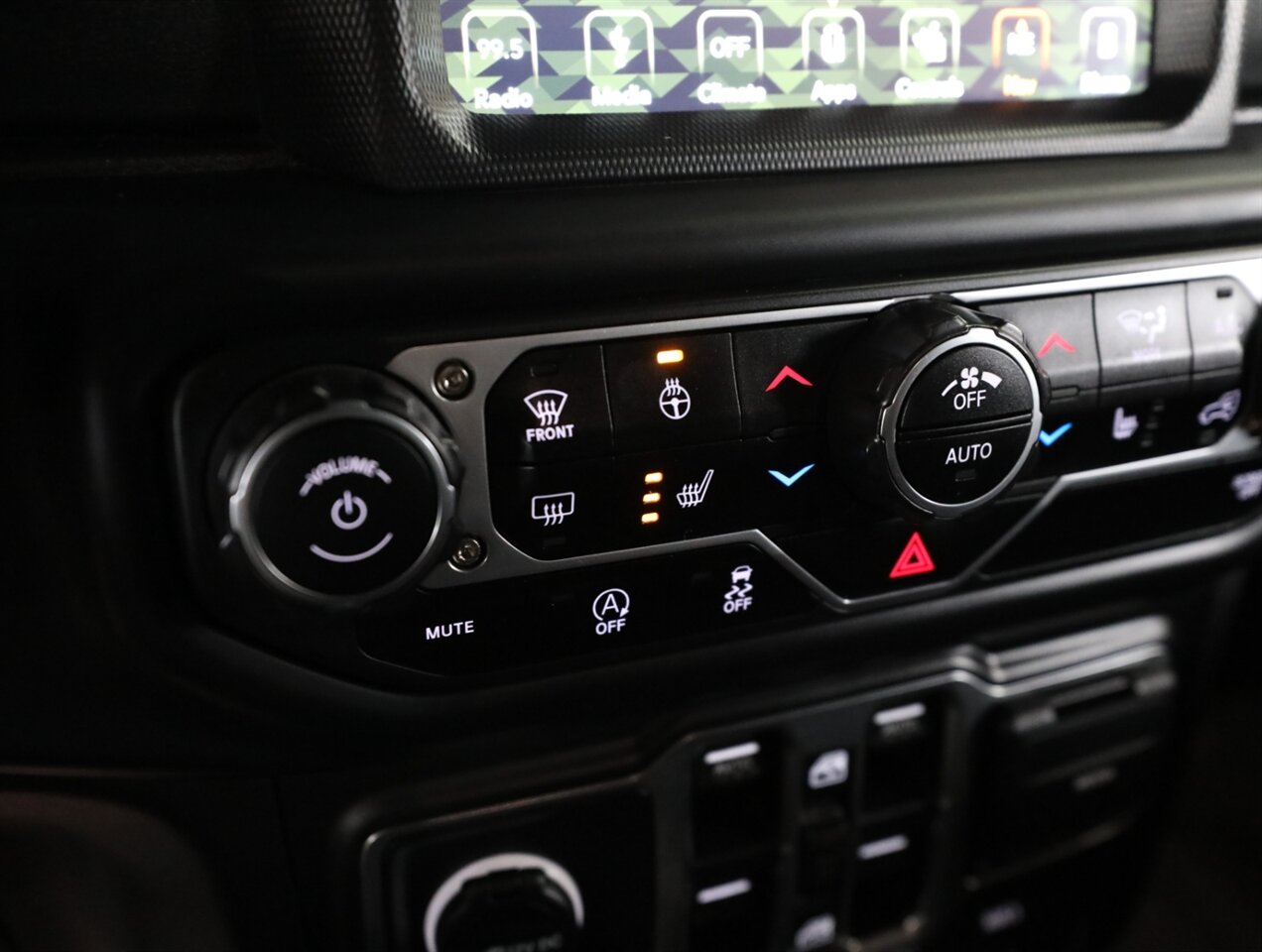 2018 Jeep Wrangler Unlimited Sahara - Photo 33 - Addison, IL 60101