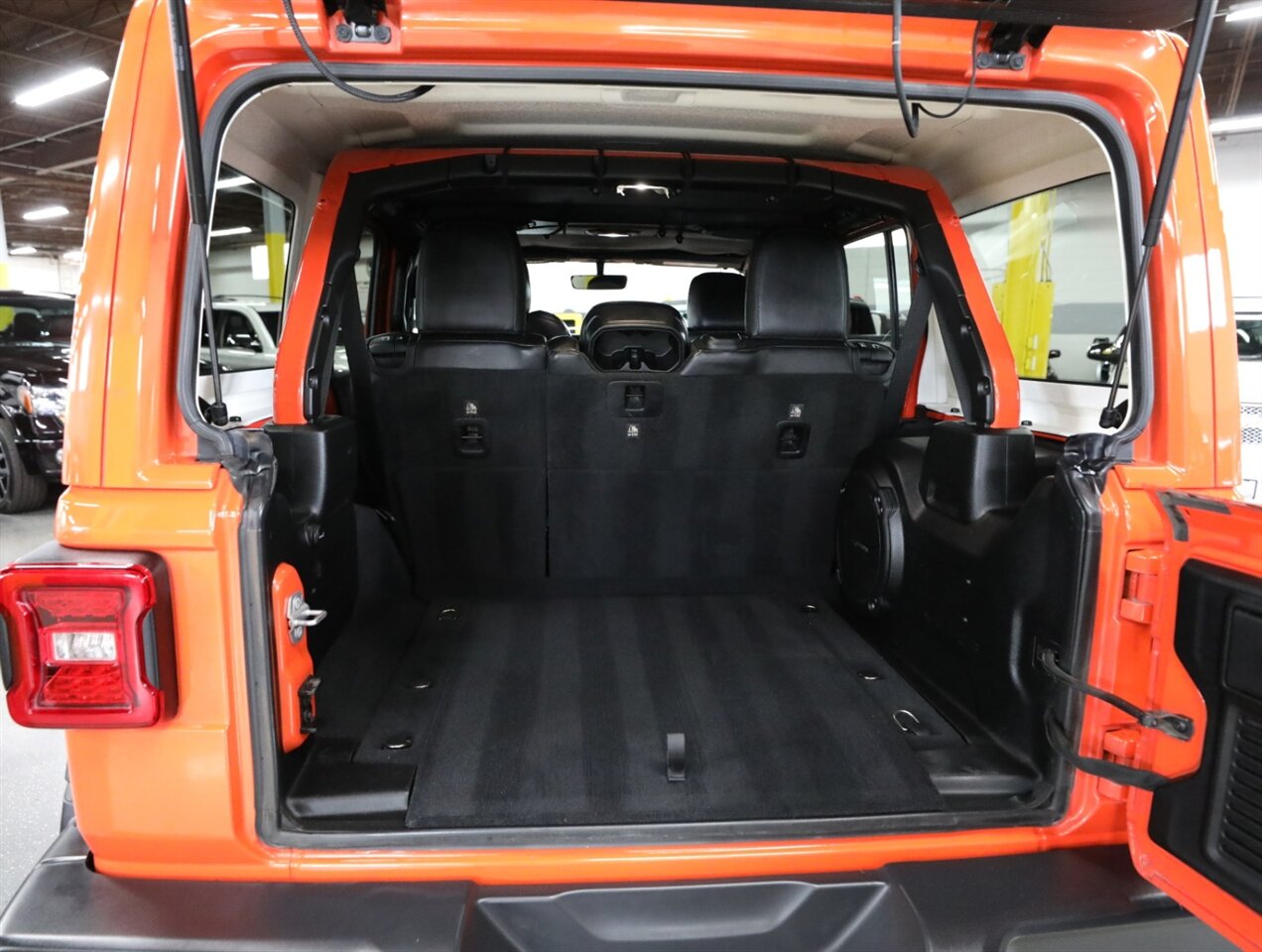 2018 Jeep Wrangler Unlimited Sahara - Photo 22 - Addison, IL 60101