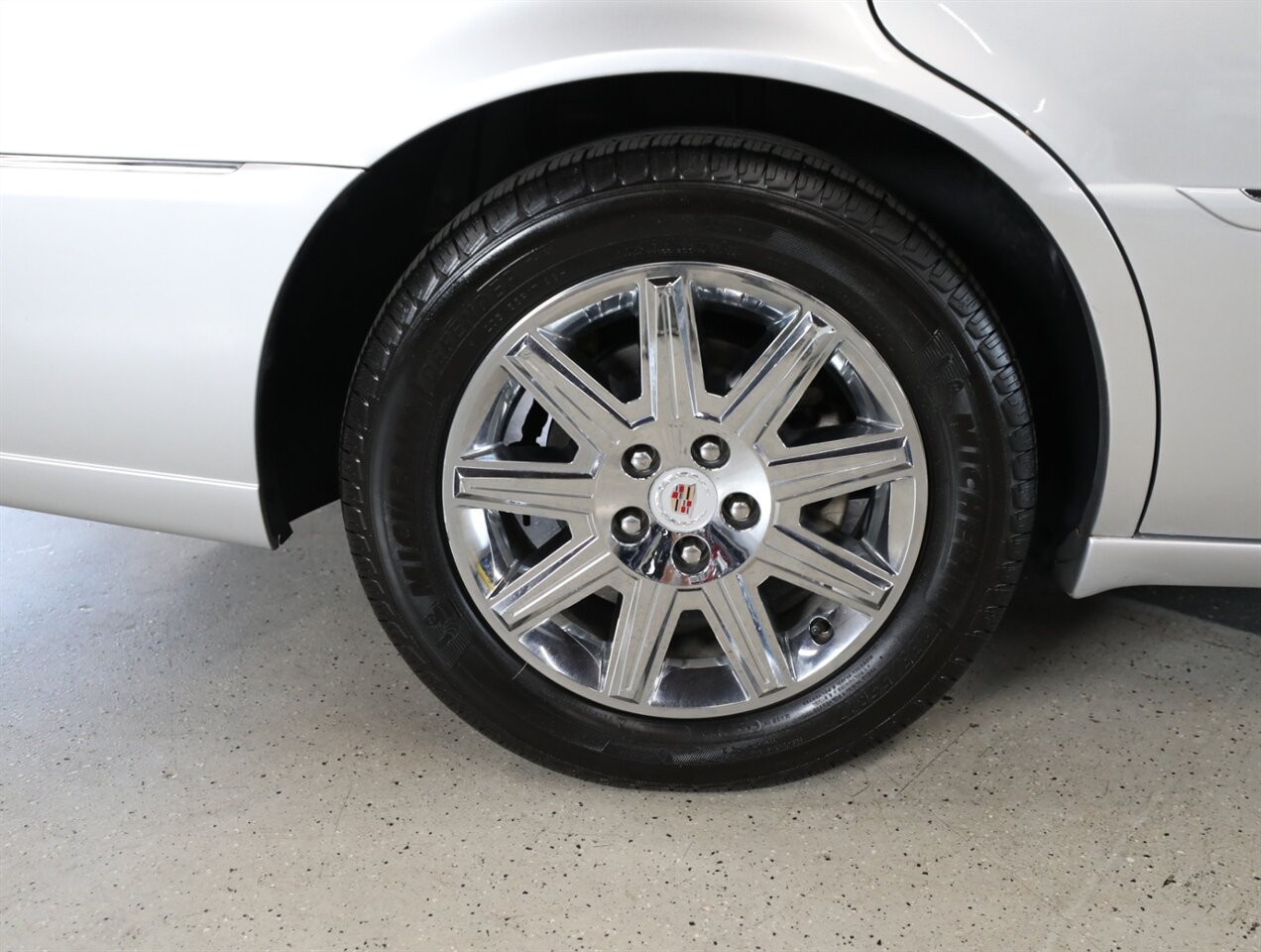 2009 Cadillac DTS Luxury 5-Passenger - Photo 47 - Addison, IL 60101