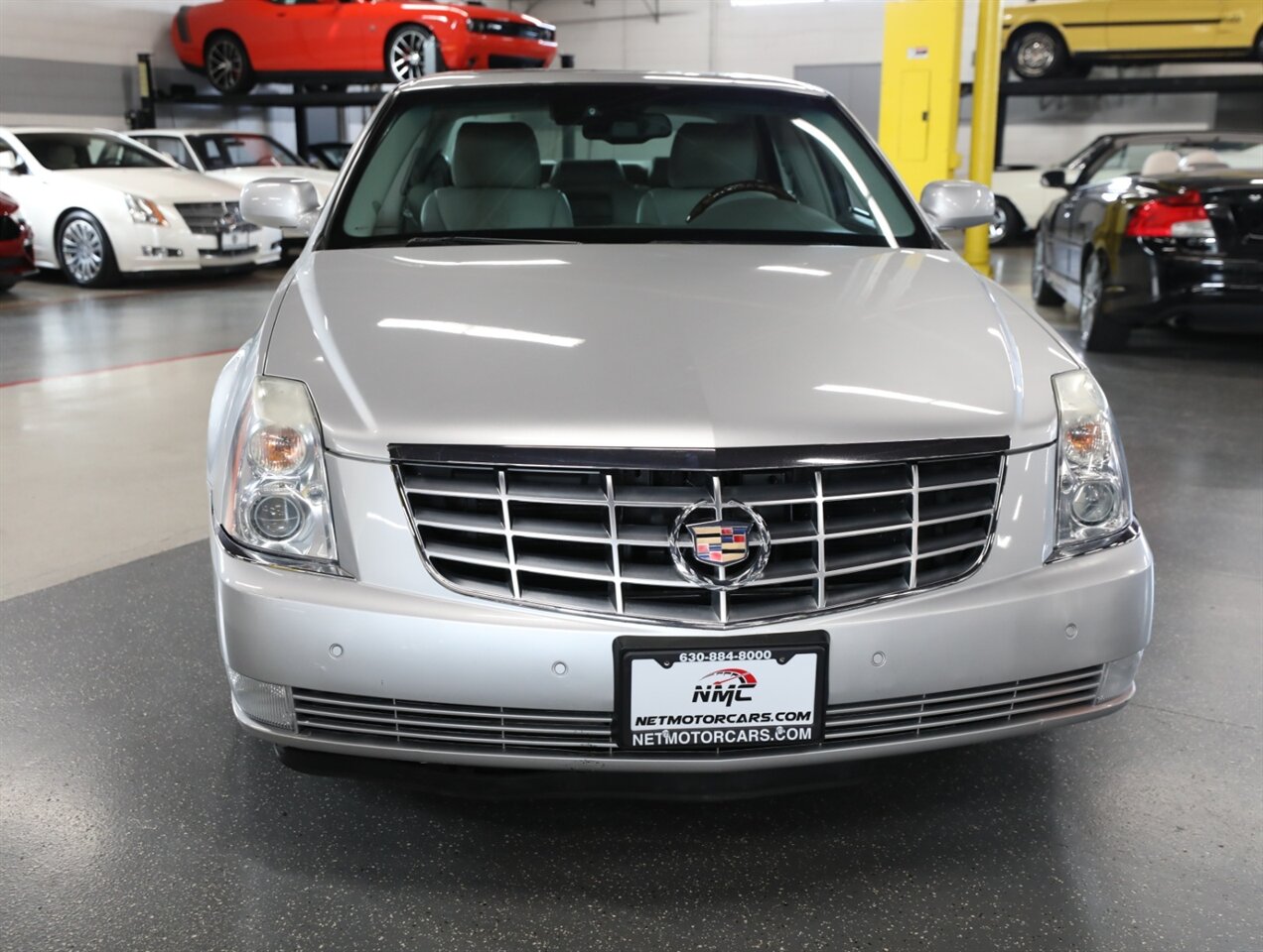 2009 Cadillac DTS Luxury 5-Passenger - Photo 6 - Addison, IL 60101
