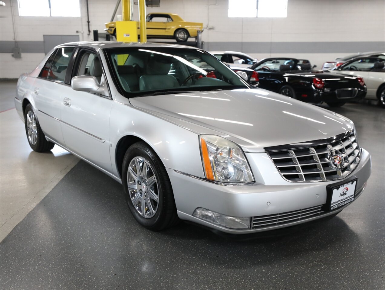 2009 Cadillac DTS Luxury 5-Passenger - Photo 7 - Addison, IL 60101