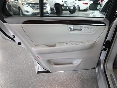 2009 Cadillac DTS Luxury 5-Passenger - Photo 24 - Addison, IL 60101