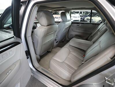 2009 Cadillac DTS Luxury 5-Passenger - Photo 25 - Addison, IL 60101