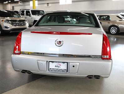 2009 Cadillac DTS Luxury 5-Passenger - Photo 10 - Addison, IL 60101