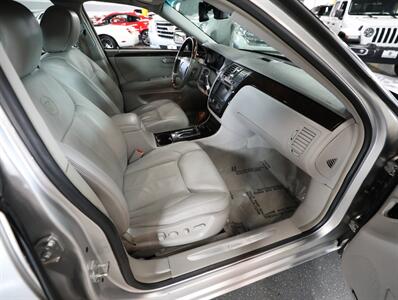 2009 Cadillac DTS Luxury 5-Passenger - Photo 18 - Addison, IL 60101