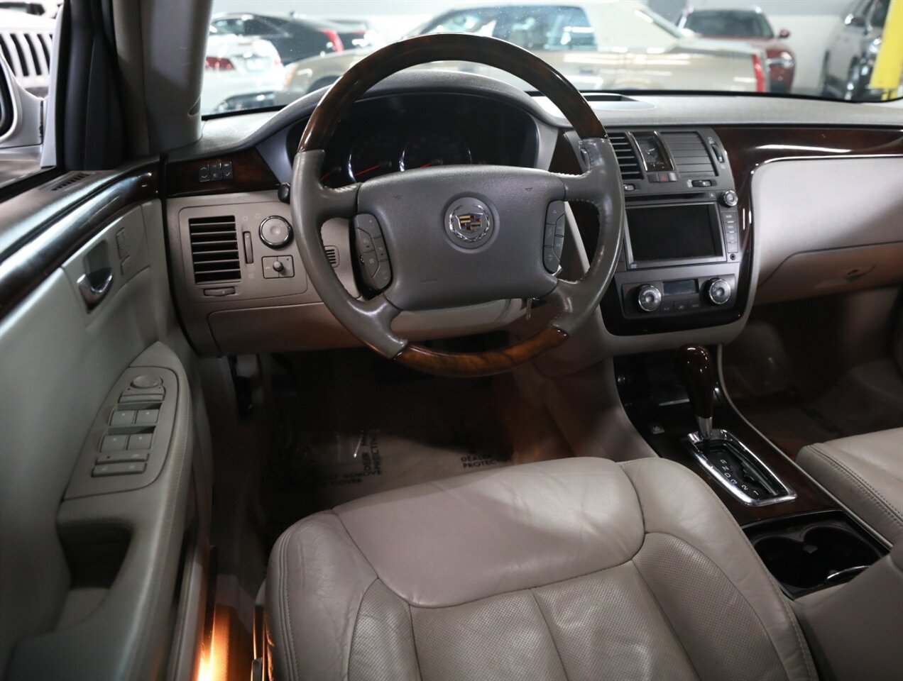 2009 Cadillac DTS Luxury 5-Passenger - Photo 27 - Addison, IL 60101