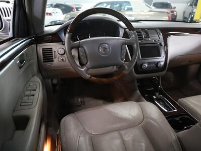 2009 Cadillac DTS Luxury 5-Passenger - Photo 27 - Addison, IL 60101