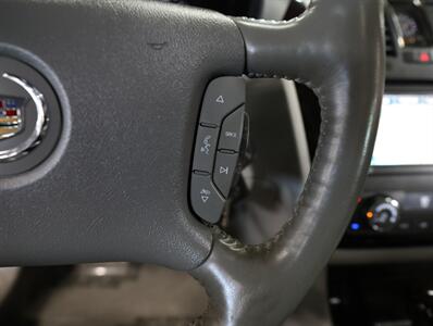 2009 Cadillac DTS Luxury 5-Passenger - Photo 38 - Addison, IL 60101
