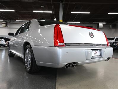 2009 Cadillac DTS Luxury 5-Passenger - Photo 13 - Addison, IL 60101