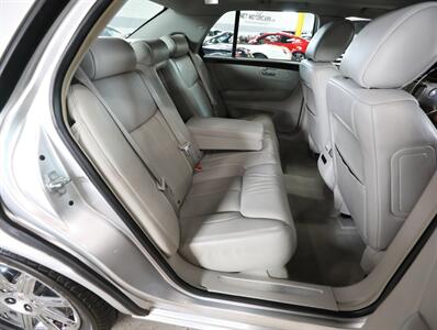2009 Cadillac DTS Luxury 5-Passenger - Photo 22 - Addison, IL 60101