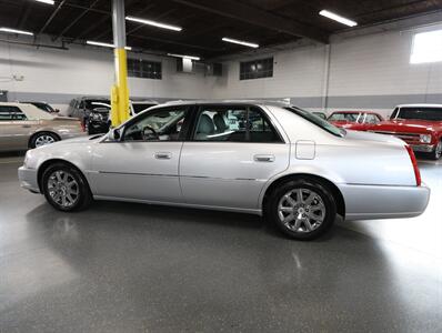 2009 Cadillac DTS Luxury 5-Passenger - Photo 16 - Addison, IL 60101