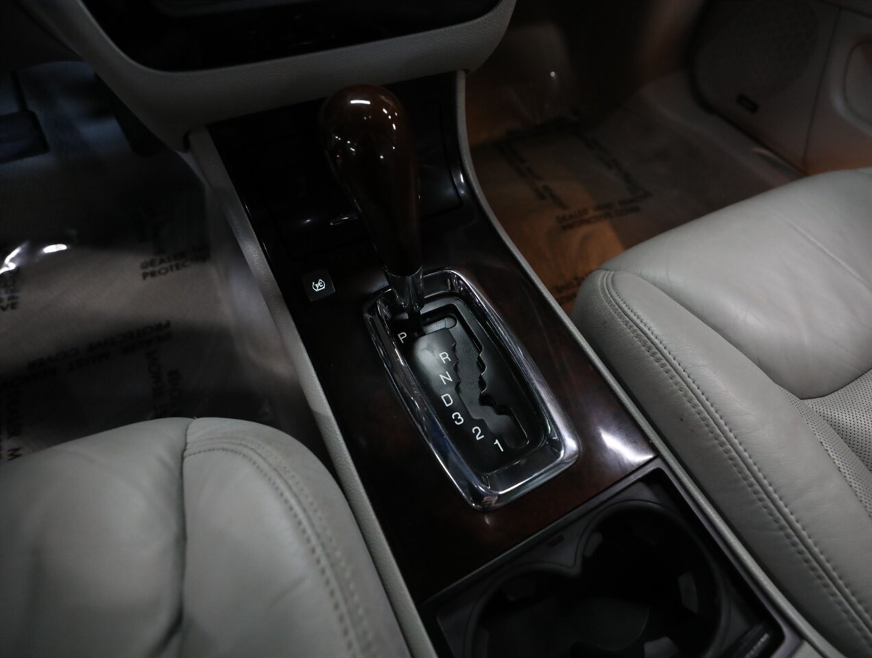 2009 Cadillac DTS Luxury 5-Passenger - Photo 37 - Addison, IL 60101