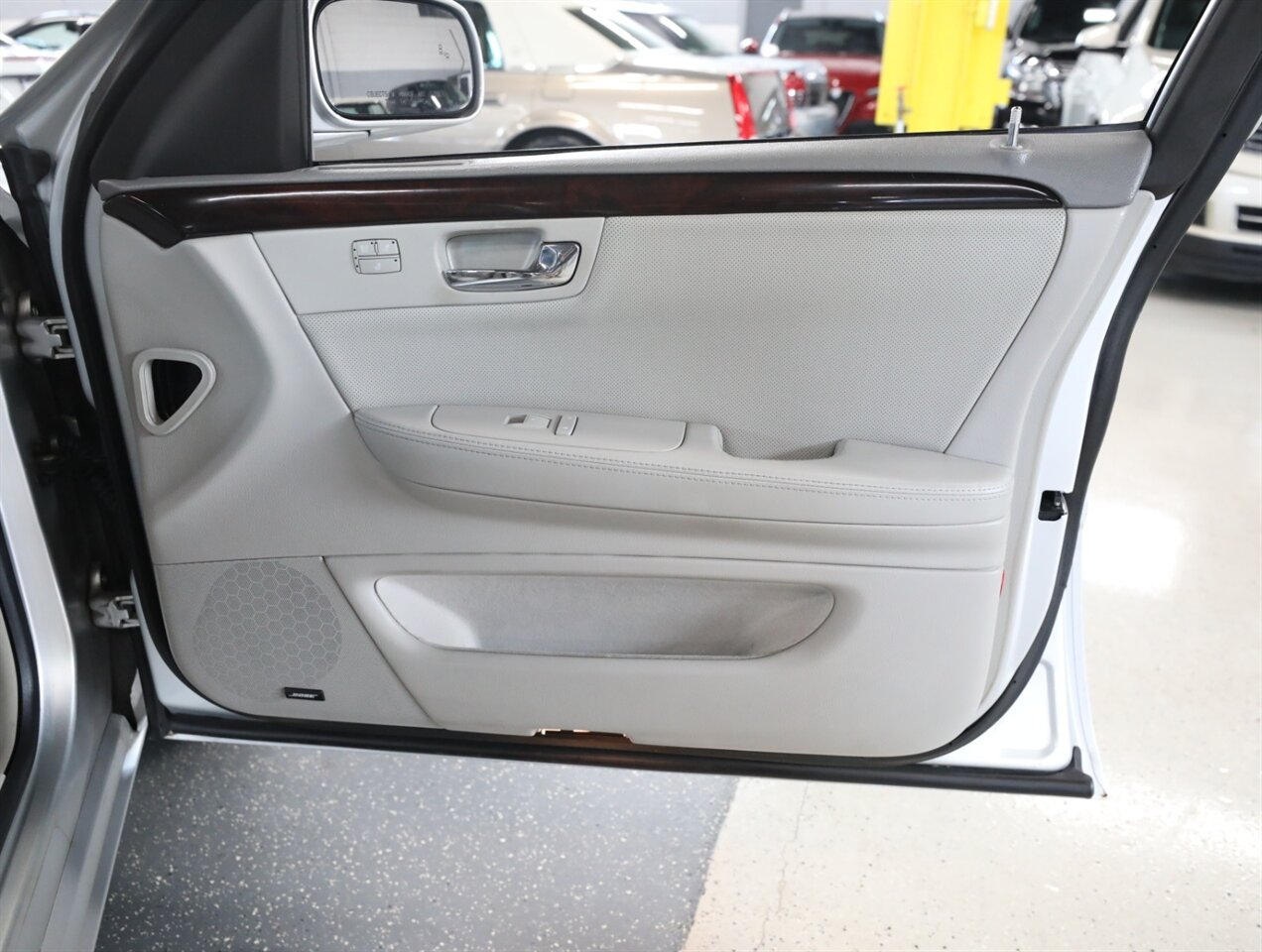 2009 Cadillac DTS Luxury 5-Passenger - Photo 17 - Addison, IL 60101