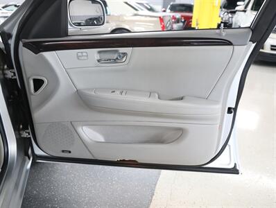 2009 Cadillac DTS Luxury 5-Passenger - Photo 17 - Addison, IL 60101
