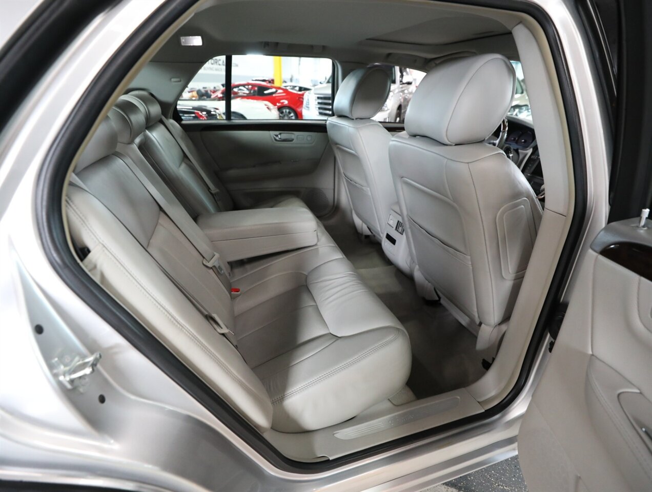 2009 Cadillac DTS Luxury 5-Passenger - Photo 21 - Addison, IL 60101