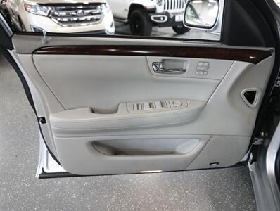 2009 Cadillac DTS Luxury 5-Passenger - Photo 28 - Addison, IL 60101