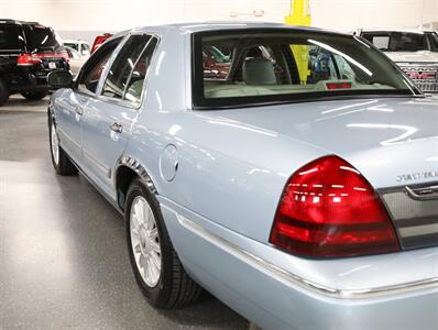 2010 Mercury Grand Marquis LS   - Photo 14 - Addison, IL 60101