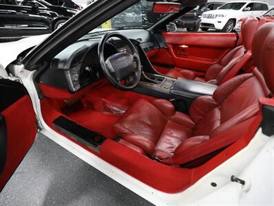 1990 Chevrolet Corvette Convertible - Photo 35 - Addison, IL 60101