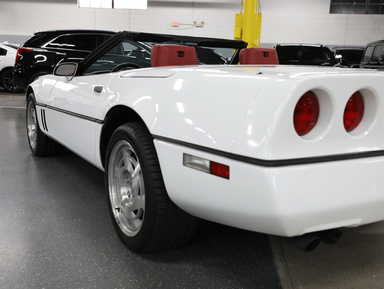 1990 Chevrolet Corvette Convertible - Photo 22 - Addison, IL 60101