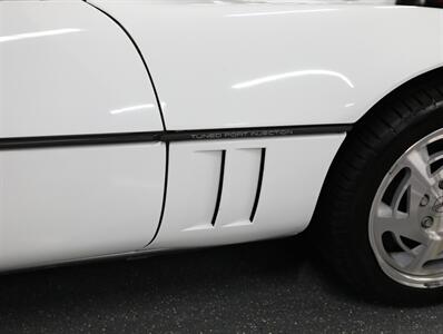 1990 Chevrolet Corvette Convertible - Photo 13 - Addison, IL 60101
