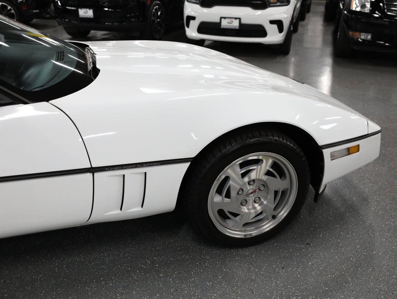 1990 Chevrolet Corvette Convertible - Photo 11 - Addison, IL 60101