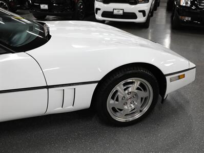 1990 Chevrolet Corvette Convertible - Photo 11 - Addison, IL 60101