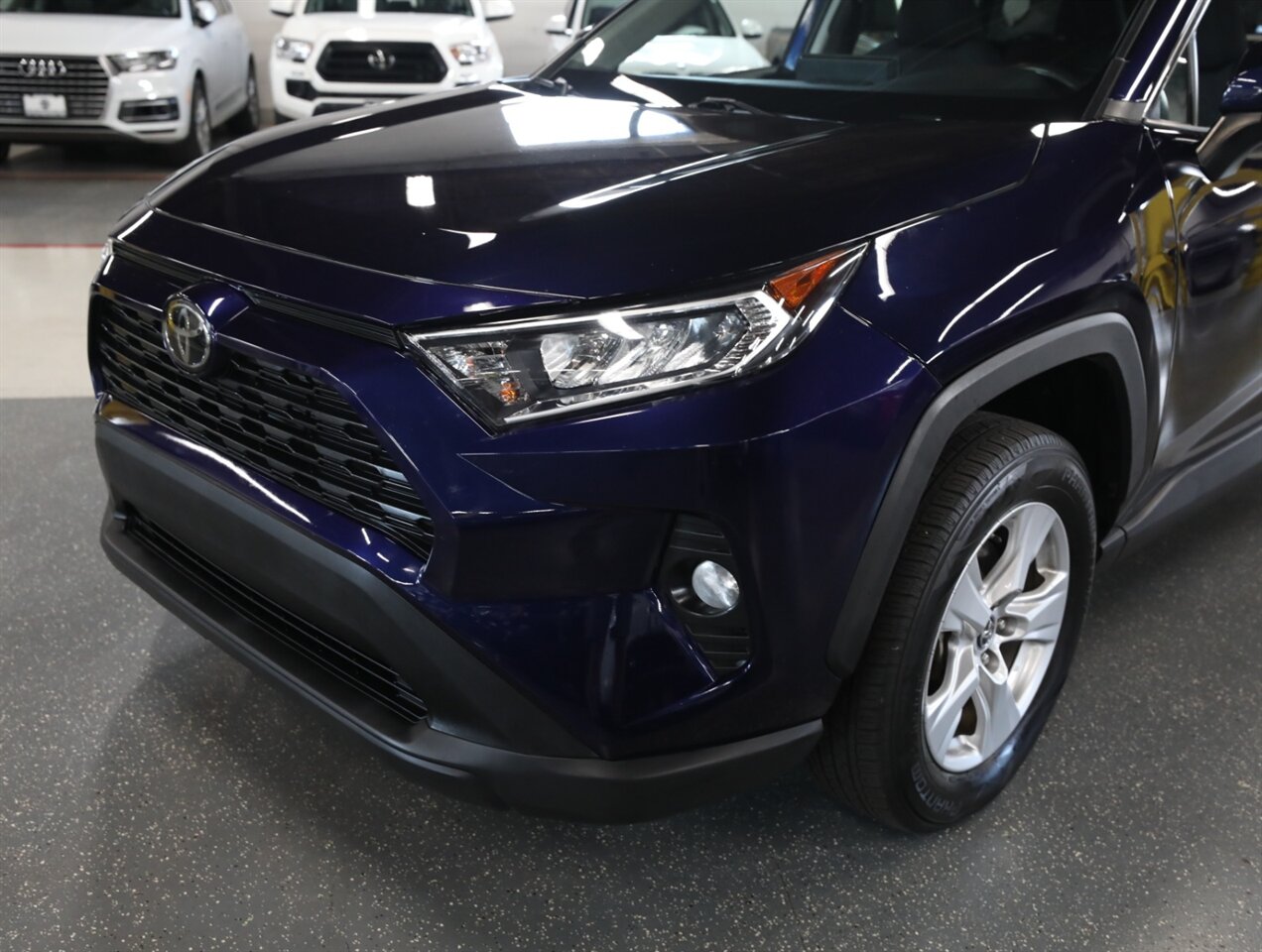 2019 Toyota RAV4 XLE - Photo 3 - Addison, IL 60101