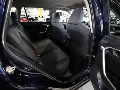 2019 Toyota RAV4 XLE   - Photo 20 - Addison, IL 60101