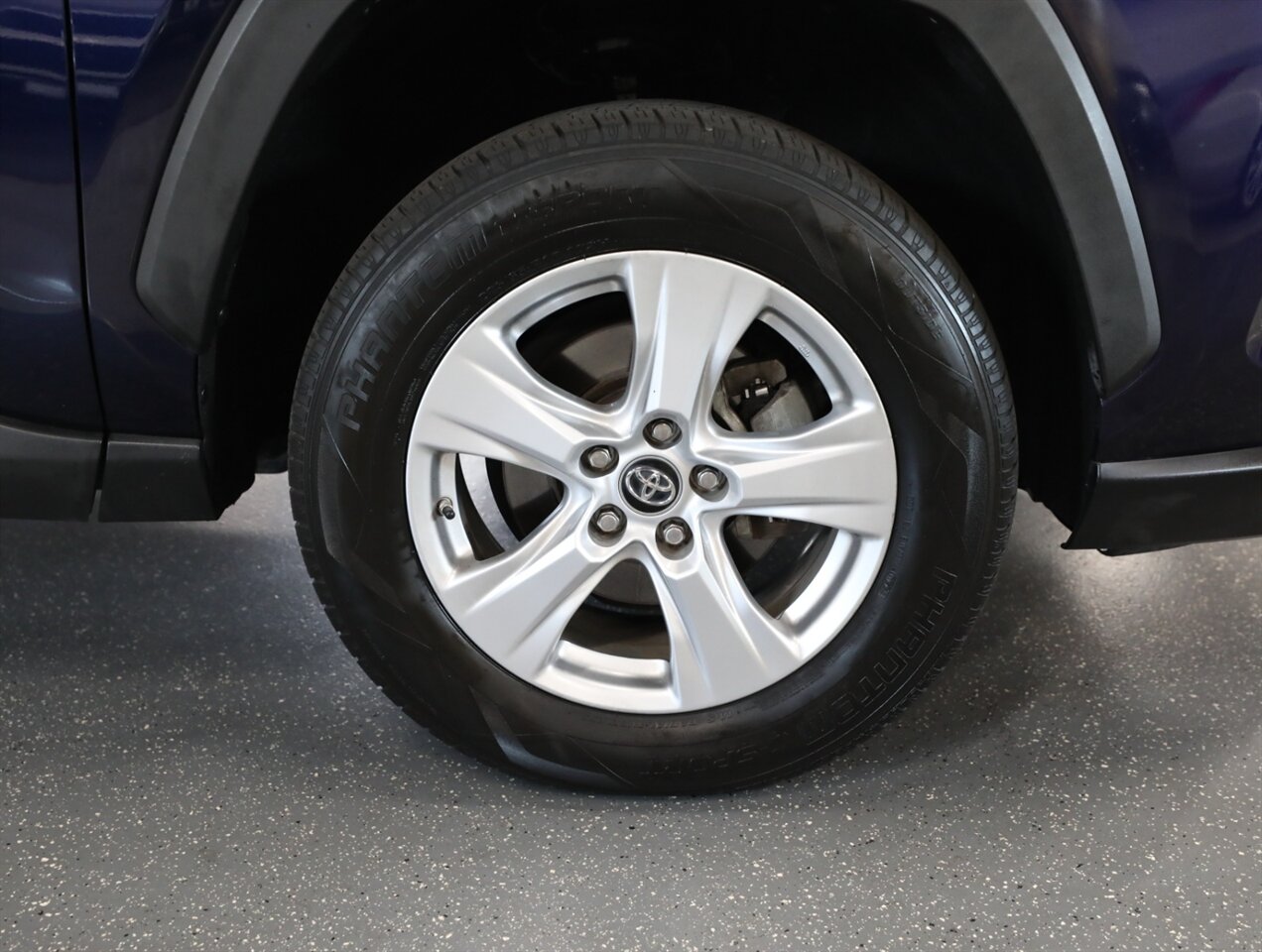 2019 Toyota RAV4 XLE - Photo 46 - Addison, IL 60101