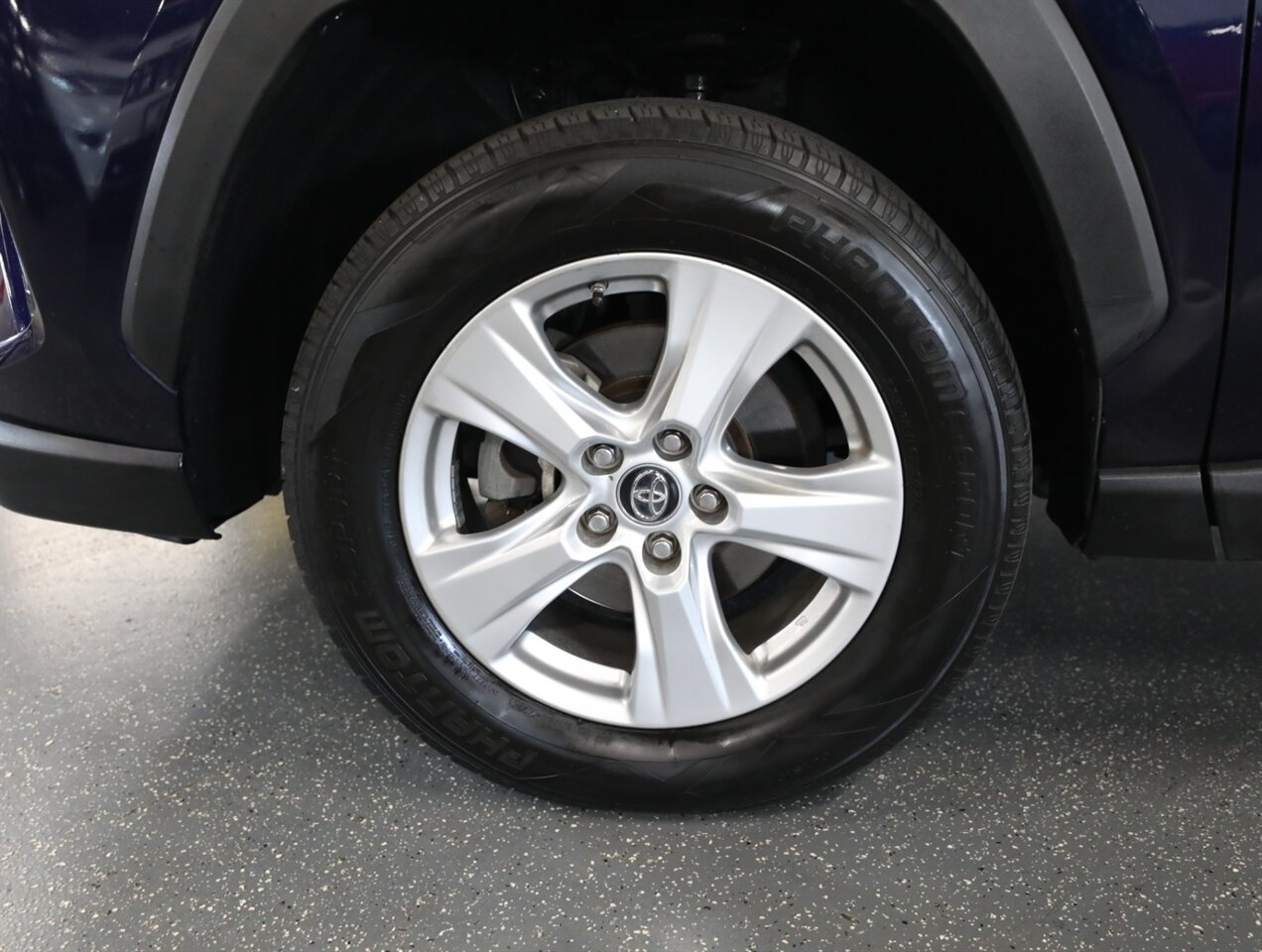 2019 Toyota RAV4 XLE - Photo 45 - Addison, IL 60101