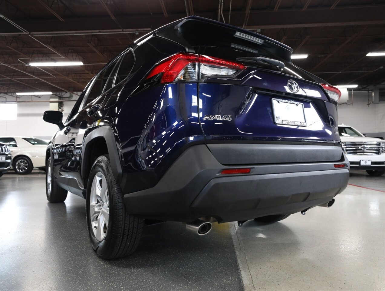 2019 Toyota RAV4 XLE - Photo 12 - Addison, IL 60101