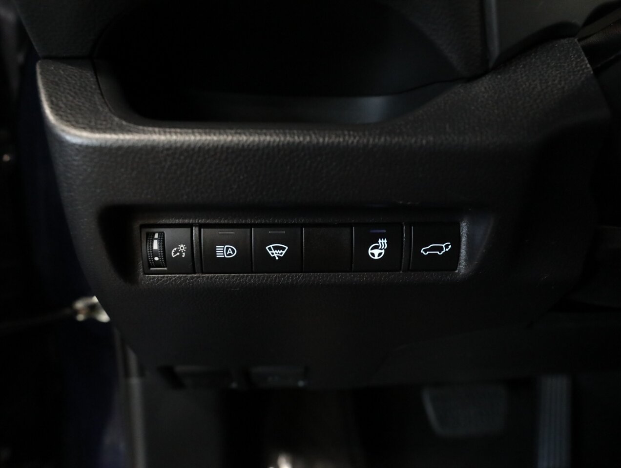 2019 Toyota RAV4 XLE - Photo 42 - Addison, IL 60101
