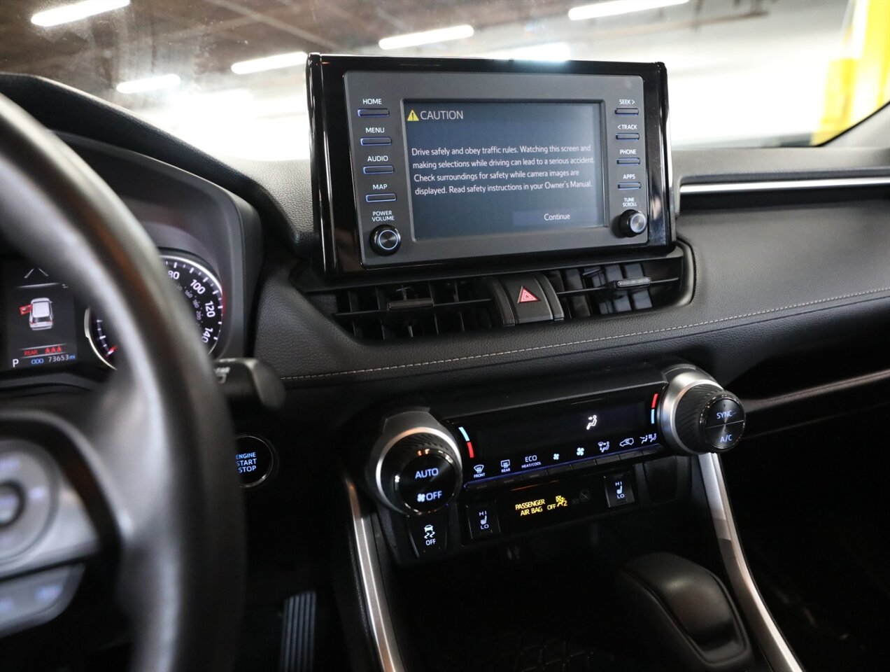 2019 Toyota RAV4 XLE - Photo 33 - Addison, IL 60101