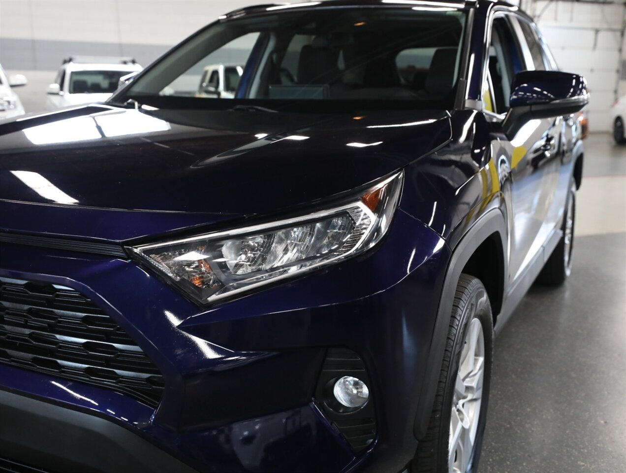 2019 Toyota RAV4 XLE - Photo 5 - Addison, IL 60101