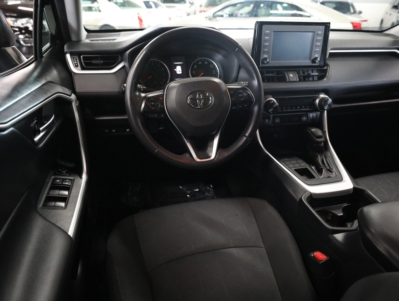2019 Toyota RAV4 XLE - Photo 27 - Addison, IL 60101