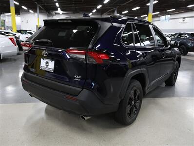 2019 Toyota RAV4 XLE AWD   - Photo 9 - Addison, IL 60101