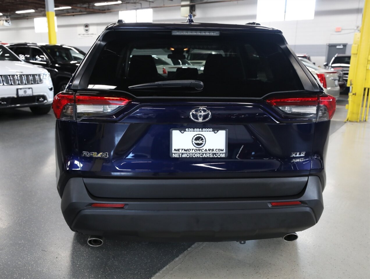 2019 Toyota RAV4 XLE - Photo 10 - Addison, IL 60101