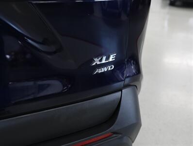 2019 Toyota RAV4 XLE   - Photo 11 - Addison, IL 60101