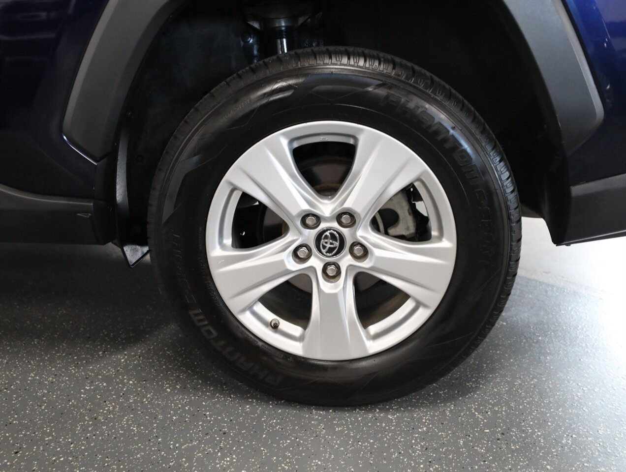 2019 Toyota RAV4 XLE - Photo 44 - Addison, IL 60101