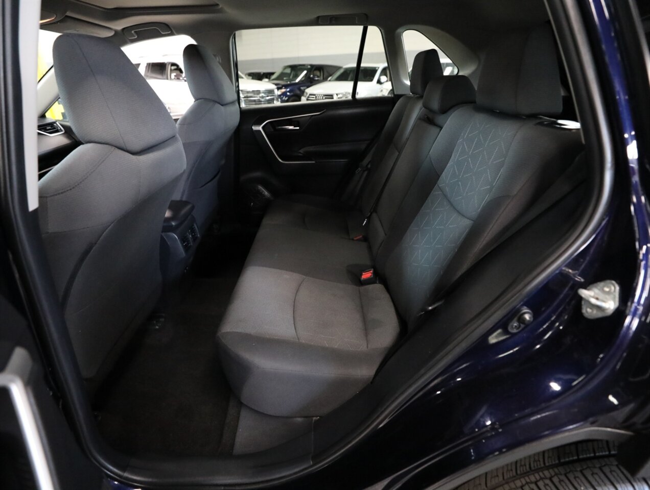 2019 Toyota RAV4 XLE - Photo 26 - Addison, IL 60101