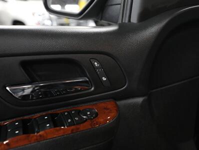 2013 Chevrolet Avalanche LT Black Diamond 4X4 - Photo 28 - Addison, IL 60101