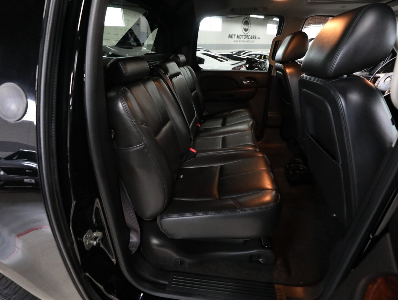 2013 Chevrolet Avalanche LT Black Diamond 4X4 - Photo 22 - Addison, IL 60101