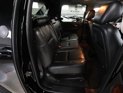 2013 Chevrolet Avalanche LT Black Diamond 4X4 - Photo 22 - Addison, IL 60101