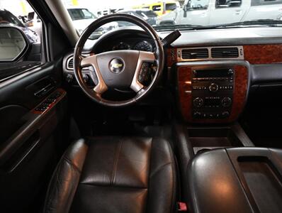 2013 Chevrolet Avalanche LT Black Diamond 4X4 - Photo 26 - Addison, IL 60101