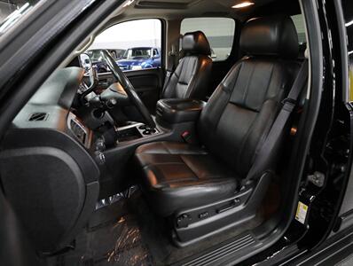 2013 Chevrolet Avalanche LT Black Diamond 4X4 - Photo 31 - Addison, IL 60101