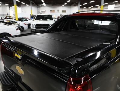 2013 Chevrolet Avalanche LT Black Diamond 4X4 - Photo 10 - Addison, IL 60101