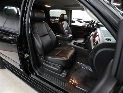 2013 Chevrolet Avalanche LT Black Diamond 4X4 - Photo 19 - Addison, IL 60101