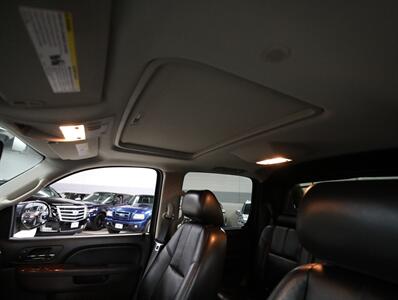 2013 Chevrolet Avalanche LT Black Diamond 4X4 - Photo 32 - Addison, IL 60101