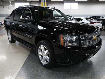 2013 Chevrolet Avalanche LT Black Diamond 4X4 - Photo 7 - Addison, IL 60101